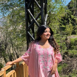 Kashmiri Pink Crushed-Velvet Kaftan With Embroidery